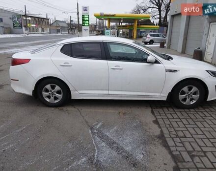 Білий Кіа K5, об'ємом двигуна 2 л та пробігом 300 тис. км за 8500 $, фото 2 на Automoto.ua