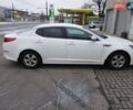 Білий Кіа K5, об'ємом двигуна 2 л та пробігом 300 тис. км за 8500 $, фото 2 на Automoto.ua