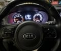 Белый Киа K5, объемом двигателя 2 л и пробегом 200 тыс. км за 11999 $, фото 22 на Automoto.ua
