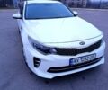 Білий Кіа K5, об'ємом двигуна 2 л та пробігом 180 тис. км за 13000 $, фото 1 на Automoto.ua