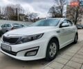 Белый Киа K5, объемом двигателя 2 л и пробегом 370 тыс. км за 8000 $, фото 1 на Automoto.ua