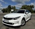 Белый Киа K5, объемом двигателя 2 л и пробегом 112 тыс. км за 10800 $, фото 1 на Automoto.ua
