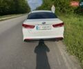 Белый Киа K5, объемом двигателя 2 л и пробегом 240 тыс. км за 10900 $, фото 5 на Automoto.ua