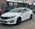 Белый Киа K5, объемом двигателя 2 л и пробегом 347 тыс. км за 7900 $, фото 1 на Automoto.ua