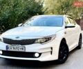 Белый Киа K5, объемом двигателя 2 л и пробегом 235 тыс. км за 12499 $, фото 3 на Automoto.ua