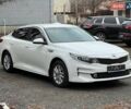 Білий Кіа K5, об'ємом двигуна 2 л та пробігом 133 тис. км за 10200 $, фото 22 на Automoto.ua