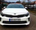Белый Киа K5, объемом двигателя 2 л и пробегом 222 тыс. км за 14100 $, фото 2 на Automoto.ua