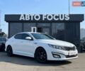 Белый Киа K5, объемом двигателя 2 л и пробегом 240 тыс. км за 9990 $, фото 1 на Automoto.ua