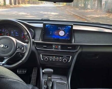 Білий Кіа K5, об'ємом двигуна 2 л та пробігом 267 тис. км за 10500 $, фото 16 на Automoto.ua