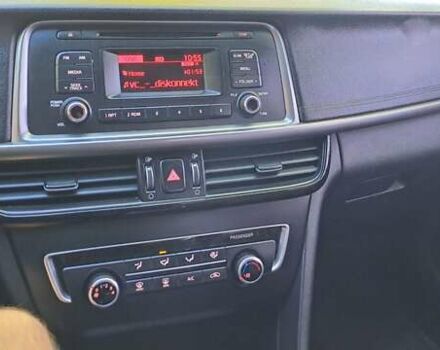 Білий Кіа K5, об'ємом двигуна 2 л та пробігом 295 тис. км за 11200 $, фото 13 на Automoto.ua