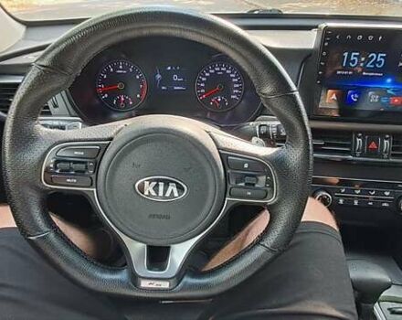 Білий Кіа K5, об'ємом двигуна 2 л та пробігом 267 тис. км за 10500 $, фото 32 на Automoto.ua