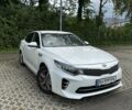 Белый Киа K5, объемом двигателя 2 л и пробегом 266 тыс. км за 10000 $, фото 5 на Automoto.ua