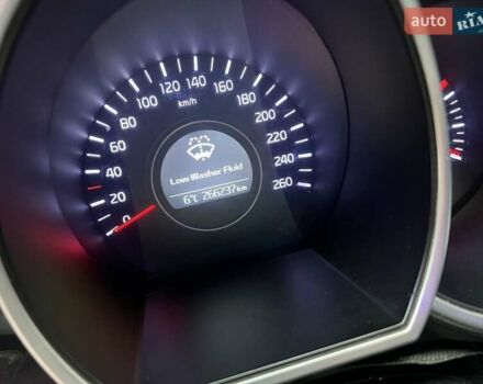 Белый Киа K5, объемом двигателя 2 л и пробегом 266 тыс. км за 9900 $, фото 2 на Automoto.ua