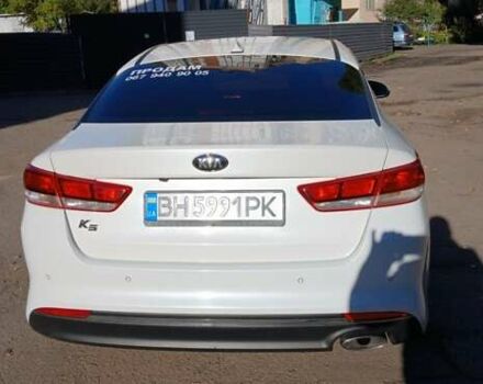 Киа K5 2015 в Одессе на Automoto.ua Белый Киа K5, объемом двигателя 2 л и пробегом 270 тыс. км за 11000 $, фото 5 на Automoto.ua