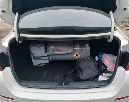 Білий Кіа K5, об'ємом двигуна 2 л та пробігом 248 тис. км за 9500 $, фото 7 на Automoto.ua