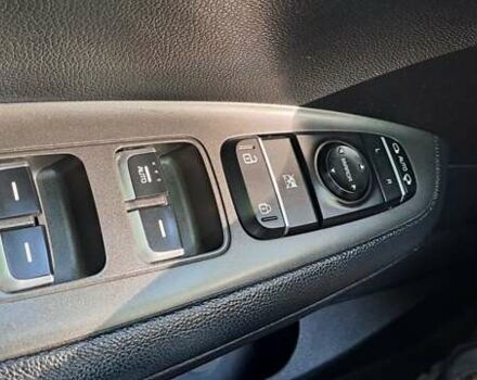 Білий Кіа K5, об'ємом двигуна 2 л та пробігом 267 тис. км за 10500 $, фото 30 на Automoto.ua