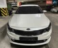 Белый Киа K5, объемом двигателя 2 л и пробегом 200 тыс. км за 11999 $, фото 2 на Automoto.ua