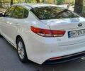 Білий Кіа K5, об'ємом двигуна 2 л та пробігом 295 тис. км за 11200 $, фото 9 на Automoto.ua