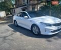 Білий Кіа K5, об'ємом двигуна 2 л та пробігом 185 тис. км за 11300 $, фото 6 на Automoto.ua