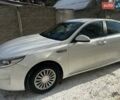 Белый Киа K5, объемом двигателя 2 л и пробегом 140 тыс. км за 10900 $, фото 1 на Automoto.ua