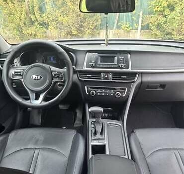 Белый Киа K5, объемом двигателя 2 л и пробегом 233 тыс. км за 11899 $, фото 20 на Automoto.ua