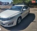Білий Кіа K5, об'ємом двигуна 2 л та пробігом 241 тис. км за 8900 $, фото 1 на Automoto.ua