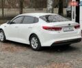 Білий Кіа K5, об'ємом двигуна 2 л та пробігом 133 тис. км за 10200 $, фото 14 на Automoto.ua