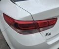 Белый Киа K5, объемом двигателя 2 л и пробегом 233 тыс. км за 11899 $, фото 35 на Automoto.ua