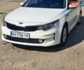 Белый Киа K5, объемом двигателя 2 л и пробегом 133 тыс. км за 9200 $, фото 1 на Automoto.ua