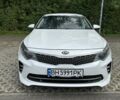 Белый Киа K5, объемом двигателя 2 л и пробегом 266 тыс. км за 10000 $, фото 1 на Automoto.ua