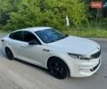 Белый Киа K5, объемом двигателя 2 л и пробегом 240 тыс. км за 10900 $, фото 17 на Automoto.ua