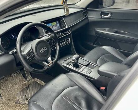 Белый Киа K5, объемом двигателя 2 л и пробегом 272 тыс. км за 12200 $, фото 8 на Automoto.ua