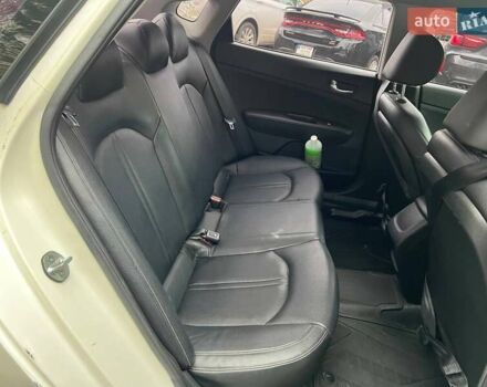 Білий Кіа K5, об'ємом двигуна 2 л та пробігом 133 тис. км за 10200 $, фото 25 на Automoto.ua