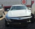 Белый Киа K5, объемом двигателя 2 л и пробегом 350 тыс. км за 4600 $, фото 4 на Automoto.ua