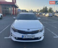 Белый Киа K5, объемом двигателя 2 л и пробегом 255 тыс. км за 11500 $, фото 1 на Automoto.ua