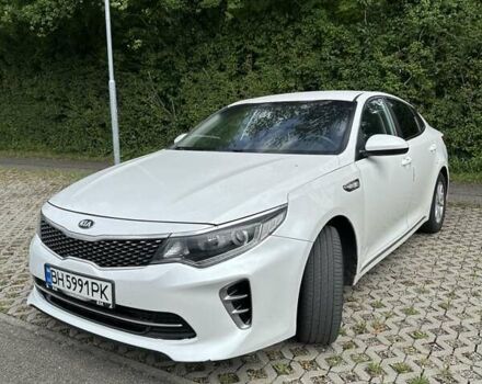 Белый Киа K5, объемом двигателя 2 л и пробегом 266 тыс. км за 10000 $, фото 4 на Automoto.ua
