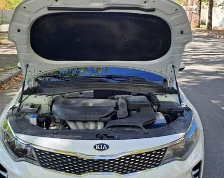 Білий Кіа K5, об'ємом двигуна 2 л та пробігом 295 тис. км за 11200 $, фото 22 на Automoto.ua
