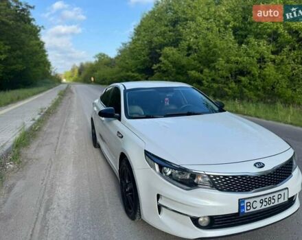 Белый Киа K5, объемом двигателя 2 л и пробегом 240 тыс. км за 10900 $, фото 12 на Automoto.ua