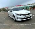 Білий Кіа K5, об'ємом двигуна 2 л та пробігом 325 тис. км за 10600 $, фото 1 на Automoto.ua