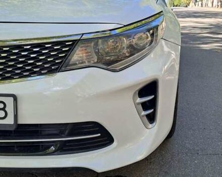 Білий Кіа K5, об'ємом двигуна 2 л та пробігом 295 тис. км за 11200 $, фото 14 на Automoto.ua