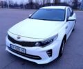 Білий Кіа K5, об'ємом двигуна 2 л та пробігом 180 тис. км за 13000 $, фото 2 на Automoto.ua