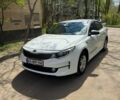 Белый Киа K5, объемом двигателя 2 л и пробегом 311 тыс. км за 8500 $, фото 1 на Automoto.ua