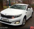 Белый Киа K5, объемом двигателя 20 л и пробегом 230 тыс. км за 9100 $, фото 4 на Automoto.ua