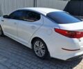 Белый Киа K5, объемом двигателя 2 л и пробегом 245 тыс. км за 9200 $, фото 6 на Automoto.ua