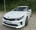 Белый Киа K5, объемом двигателя 2 л и пробегом 266 тыс. км за 10000 $, фото 6 на Automoto.ua