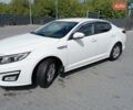 Белый Киа K5, объемом двигателя 2 л и пробегом 237 тыс. км за 7500 $, фото 7 на Automoto.ua
