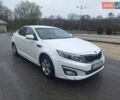 Білий Кіа K5, об'ємом двигуна 2 л та пробігом 230 тис. км за 7499 $, фото 1 на Automoto.ua