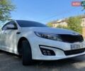 Белый Киа K5, объемом двигателя 2 л и пробегом 380 тыс. км за 9999 $, фото 1 на Automoto.ua