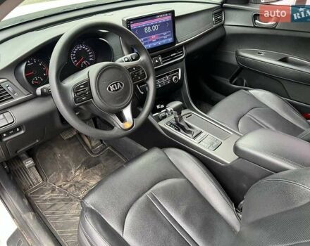 Білий Кіа K5, об'ємом двигуна 2 л та пробігом 133 тис. км за 10200 $, фото 5 на Automoto.ua