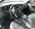 Белый Киа K5, объемом двигателя 2 л и пробегом 237 тыс. км за 7500 $, фото 3 на Automoto.ua